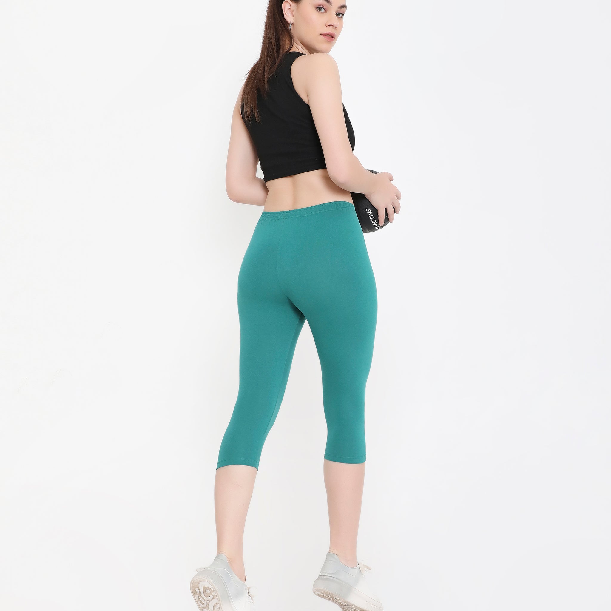 SOLID GREEN SOFT COTTON EVERYDAY CAPRI FOR WOMEN