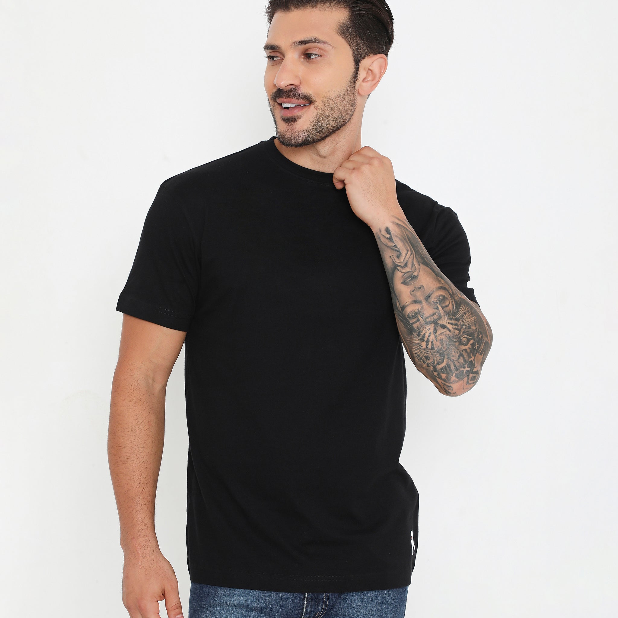 Men Solid Black Leisurewear Essential Cotton Tee - 004